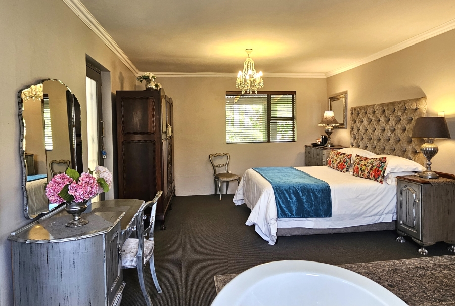 9 Bedroom Property for Sale in Wavecrest Eastern Cape